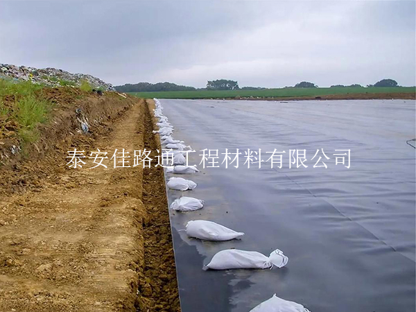 污水處理池防滲膜選購技巧：智選材料，守護(hù)水質(zhì)安全