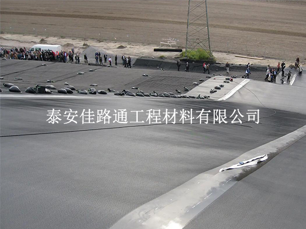污水處理防滲膜裁剪不浪費還防漏？5 個