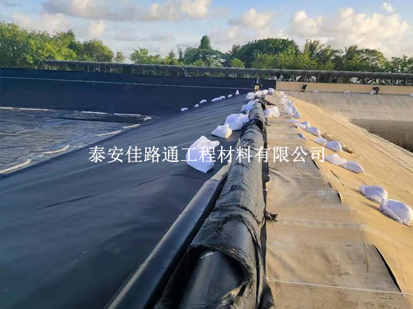 魚塘防滲膜施工成本為何有差異？這些因